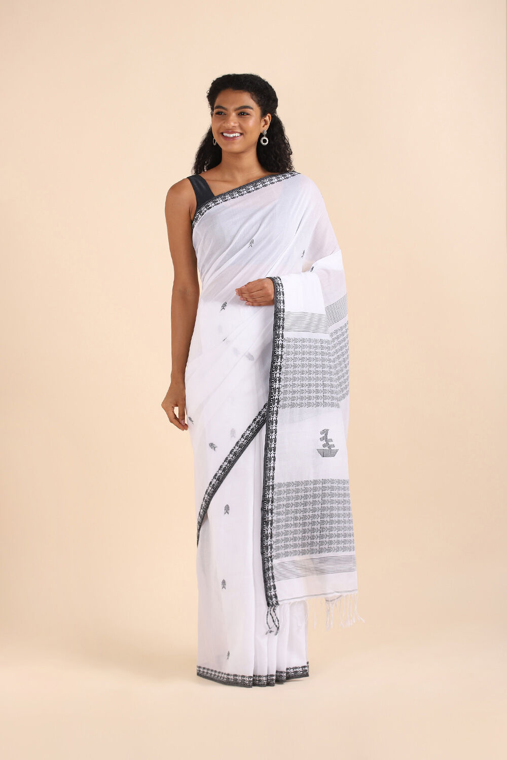 Grey Pure Cotton Jamdani Saree image number null