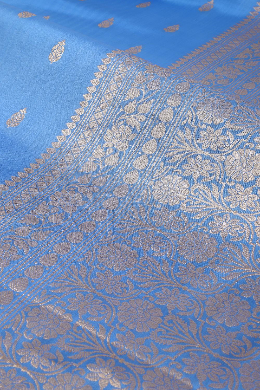 Blue Silk Viscose Woven Saree image number null
