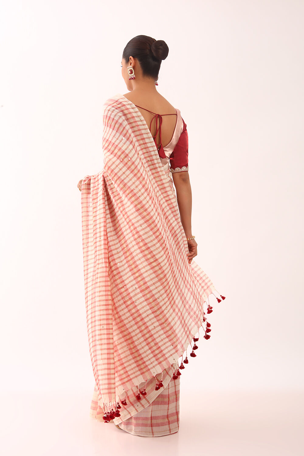 Off-White Woven Silk Khadi Cotton Bengali Saree image number null