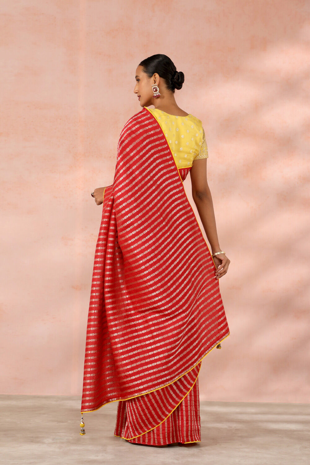 Red Contemporary Viscose Luxe Woven Saree image number null