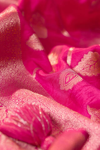 Pink Woven Design Viscose Saree thumbnail image number null
