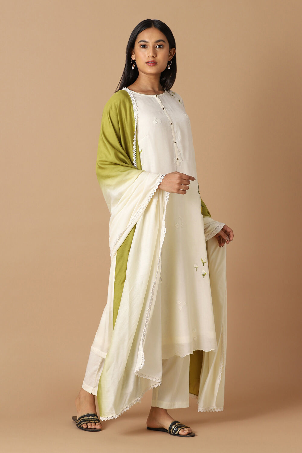 Offwhite Embroidered Kurta Set image number null