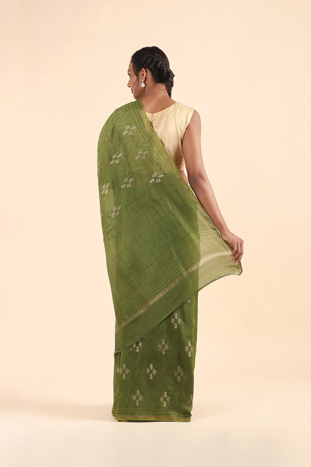 Green Pure Silk Cotton Embroidered Saree image number null