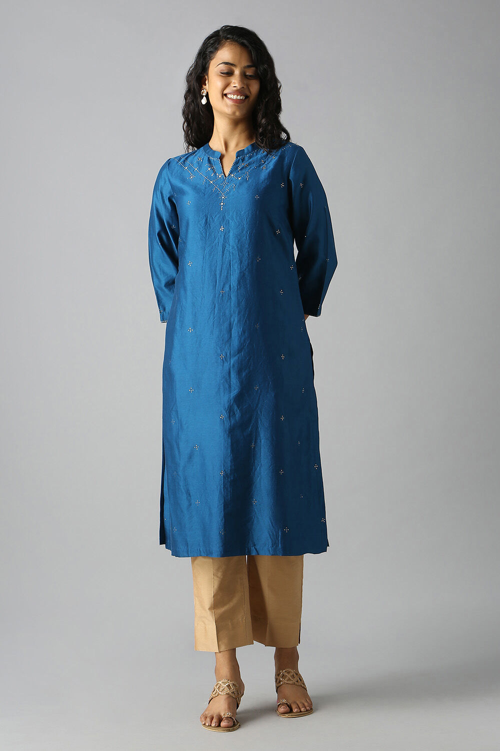 Buy Latest Kurtis for Women in India at Best Price Taneira