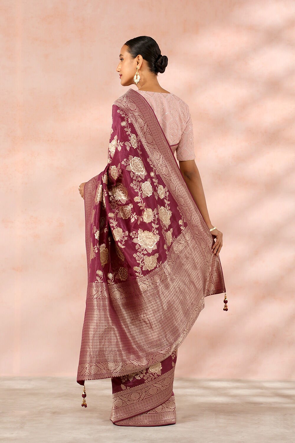 Dark Pink Contemporary Viscose Luxe Woven Saree image number null