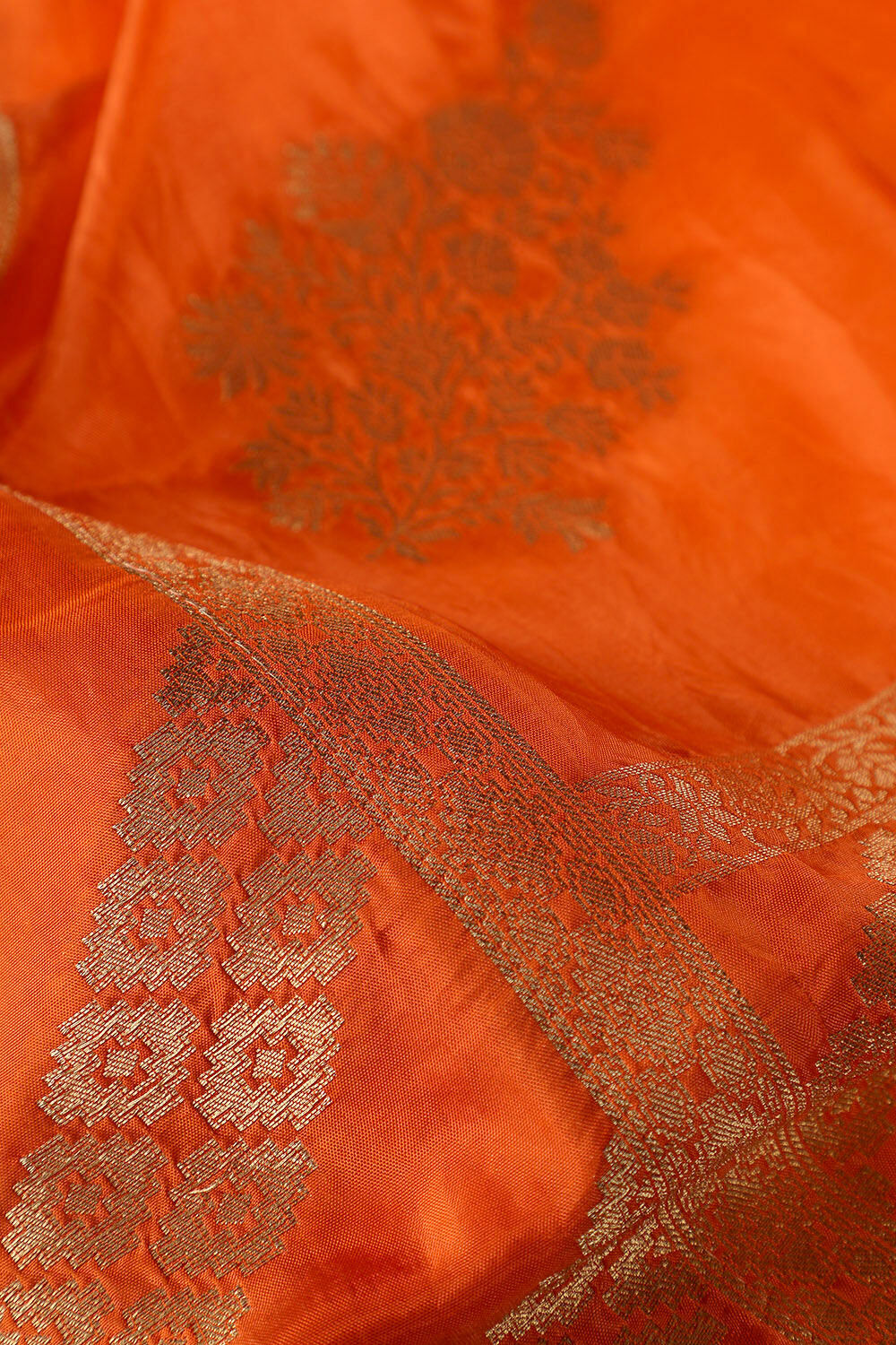 Orange Contemporary Viscose Luxe Woven Saree image number null