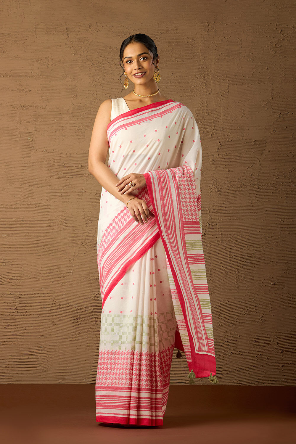 Off White Pure Cotton Mulmul Block Printed Bengal Saree image number null