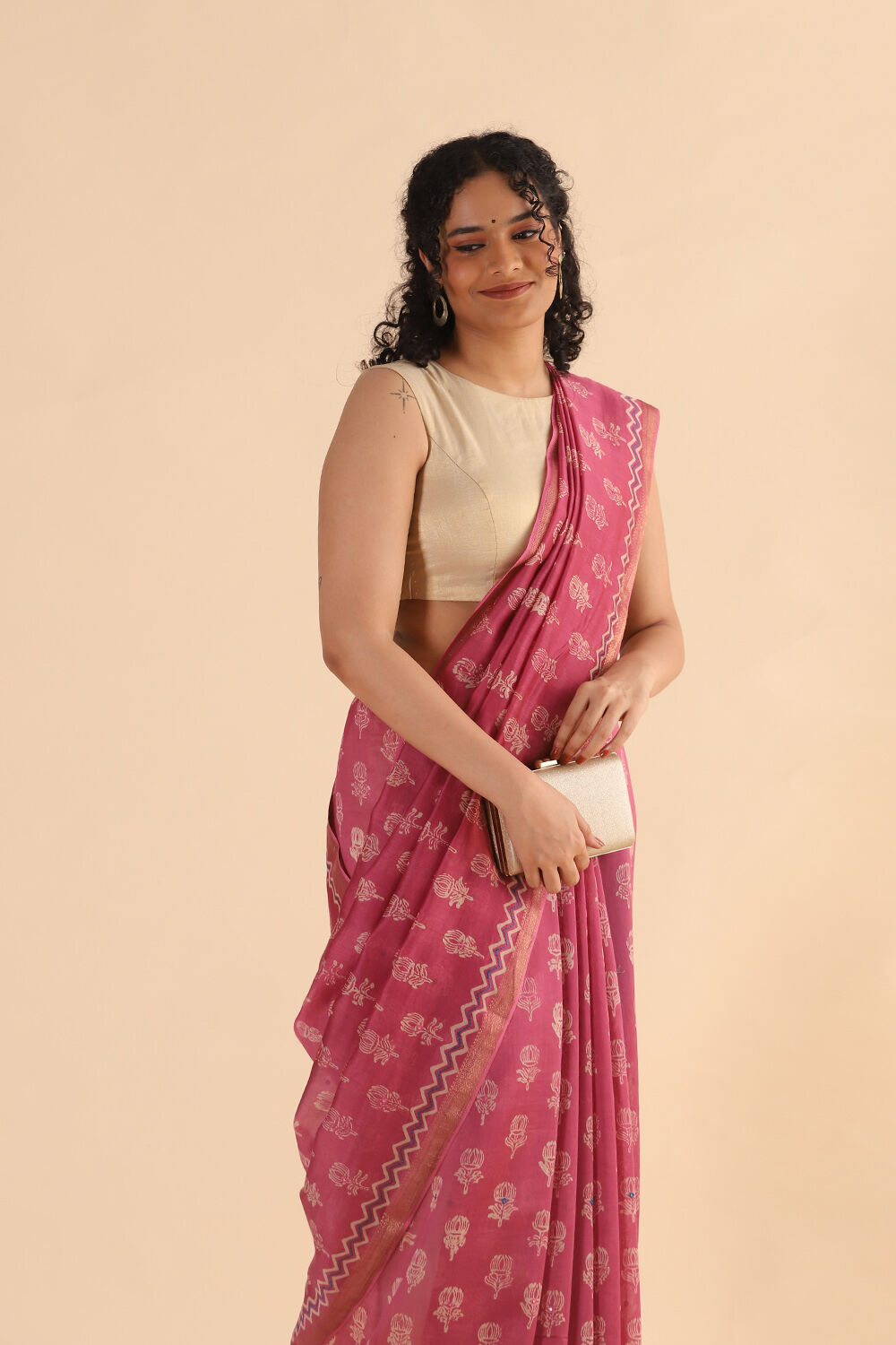 Red Pure Silk Cotton Embroidered Saree image number null