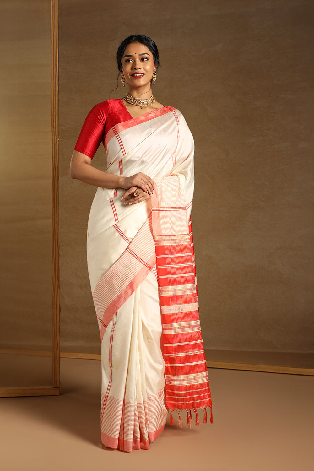 Off White Pure Silk Woven Bengali Saree image number null