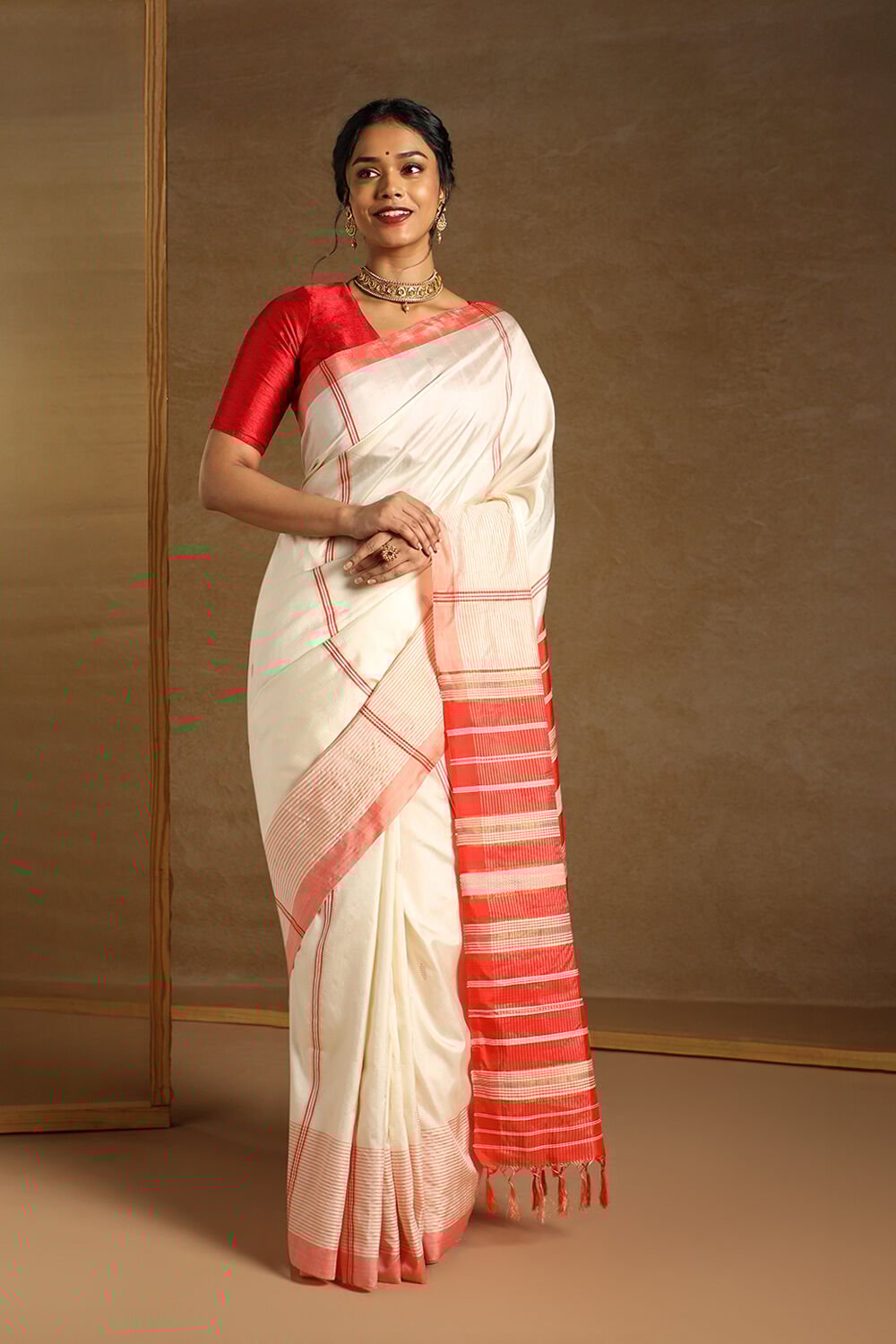 Off White Pure Silk Woven Bengali Saree image number null
