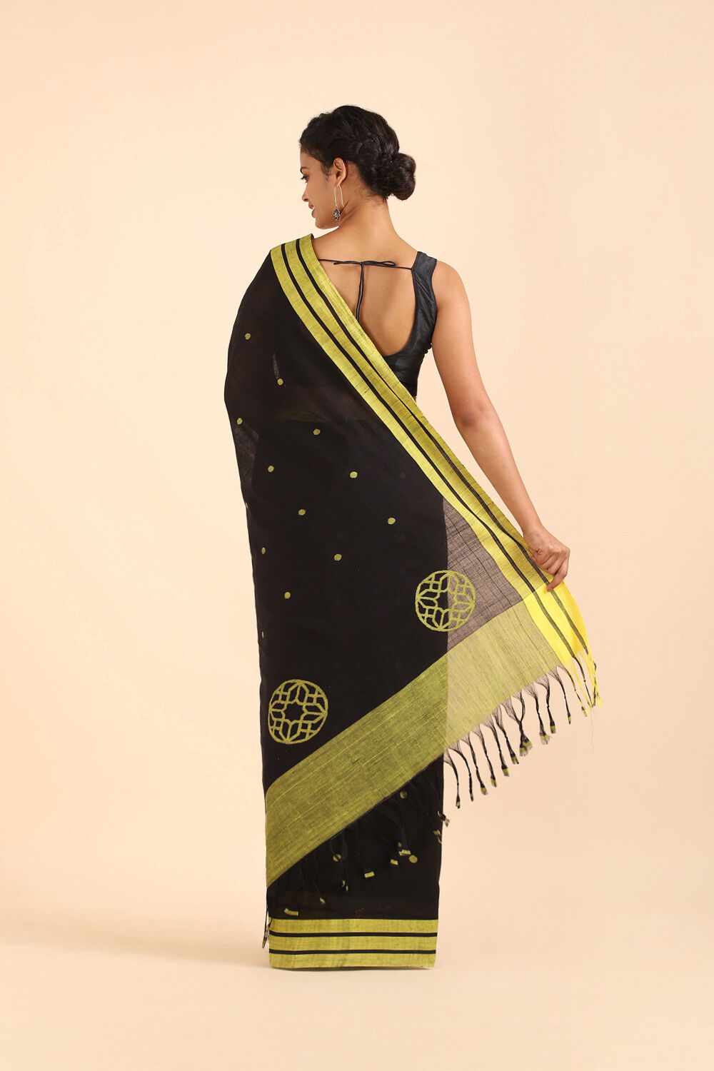 Black Pure Khadi Cotton Ponduru Jamdani Saree image number null