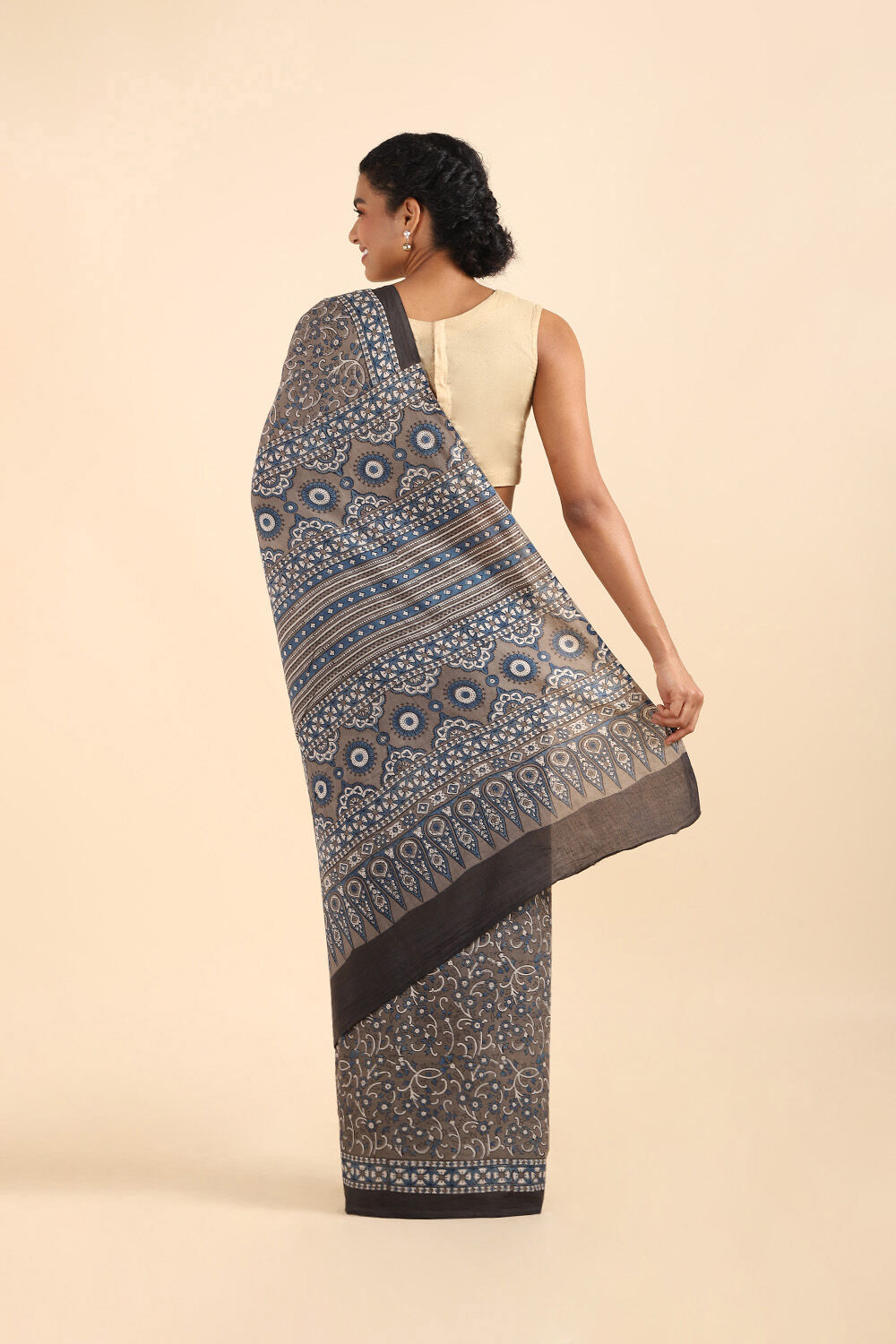 Grey Pure Cotton Ajrakh Printed Saree image number null
