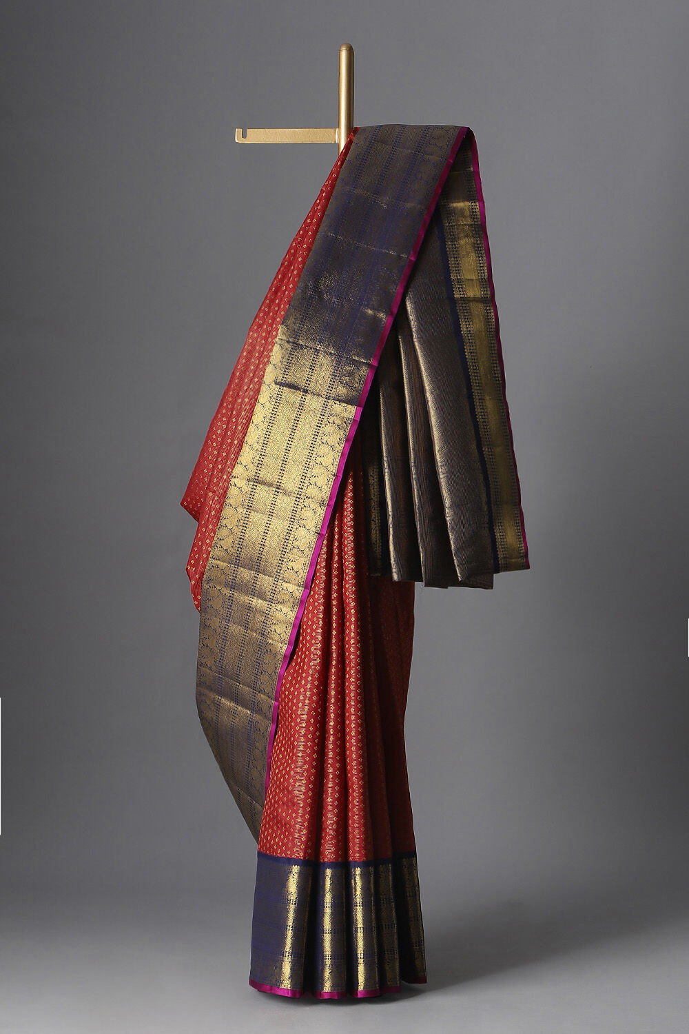 Crimson Red Vaira Oosi Pure Silk Kanjivaram Saree image number null