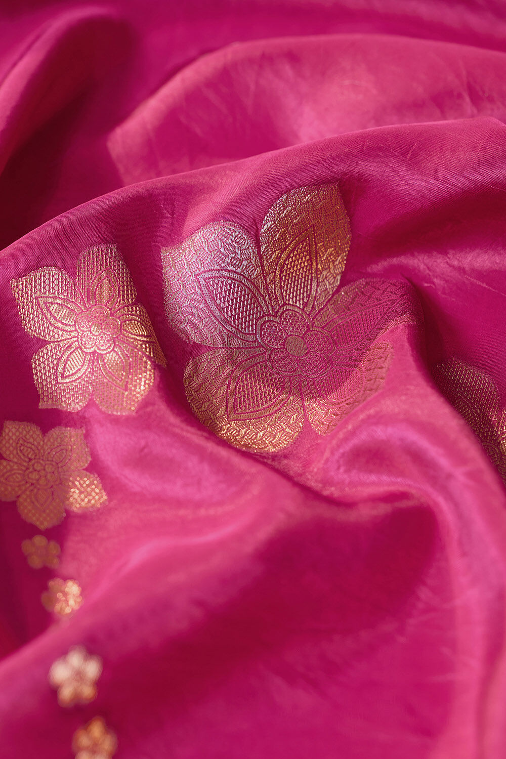 Pink Woven Design Viscose Saree image number null