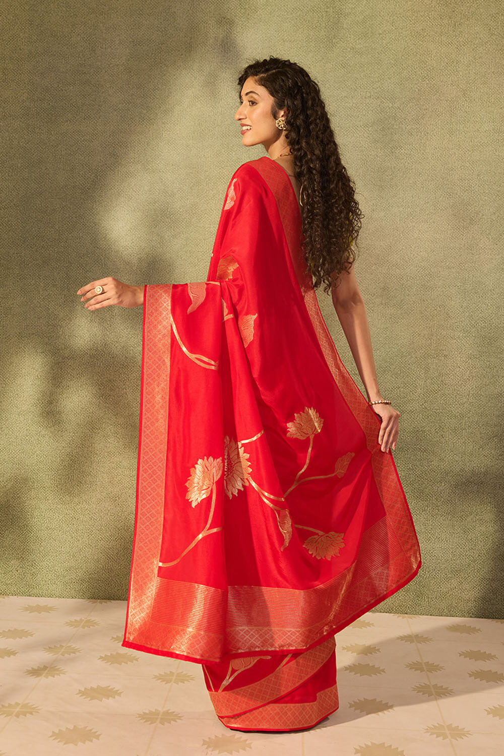 Red Pure Viscose Woven Saree image number null
