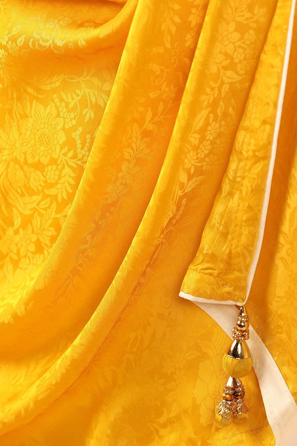 Yellow Woven Viscose Luxe Saree image number null