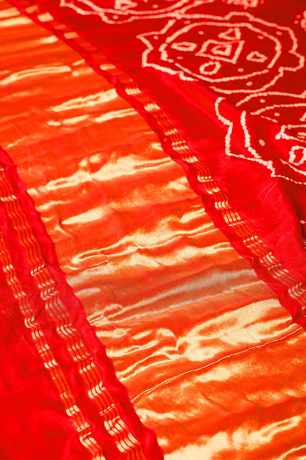 Red Gujarat Pure Silk Tie & Dye Bandhani Saree image number null