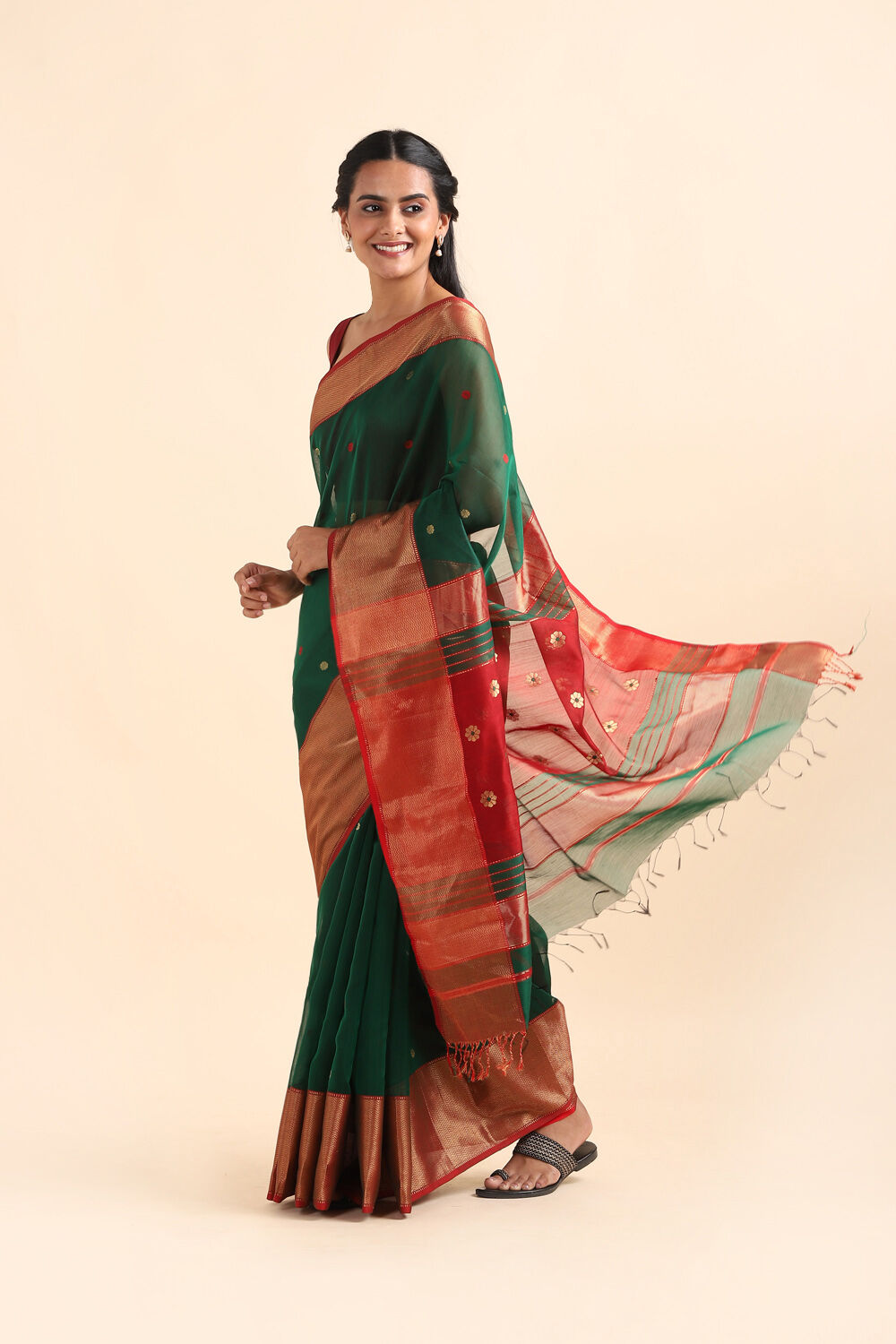 Dark Green Pure Silk Cotton Maheswari Saree image number null