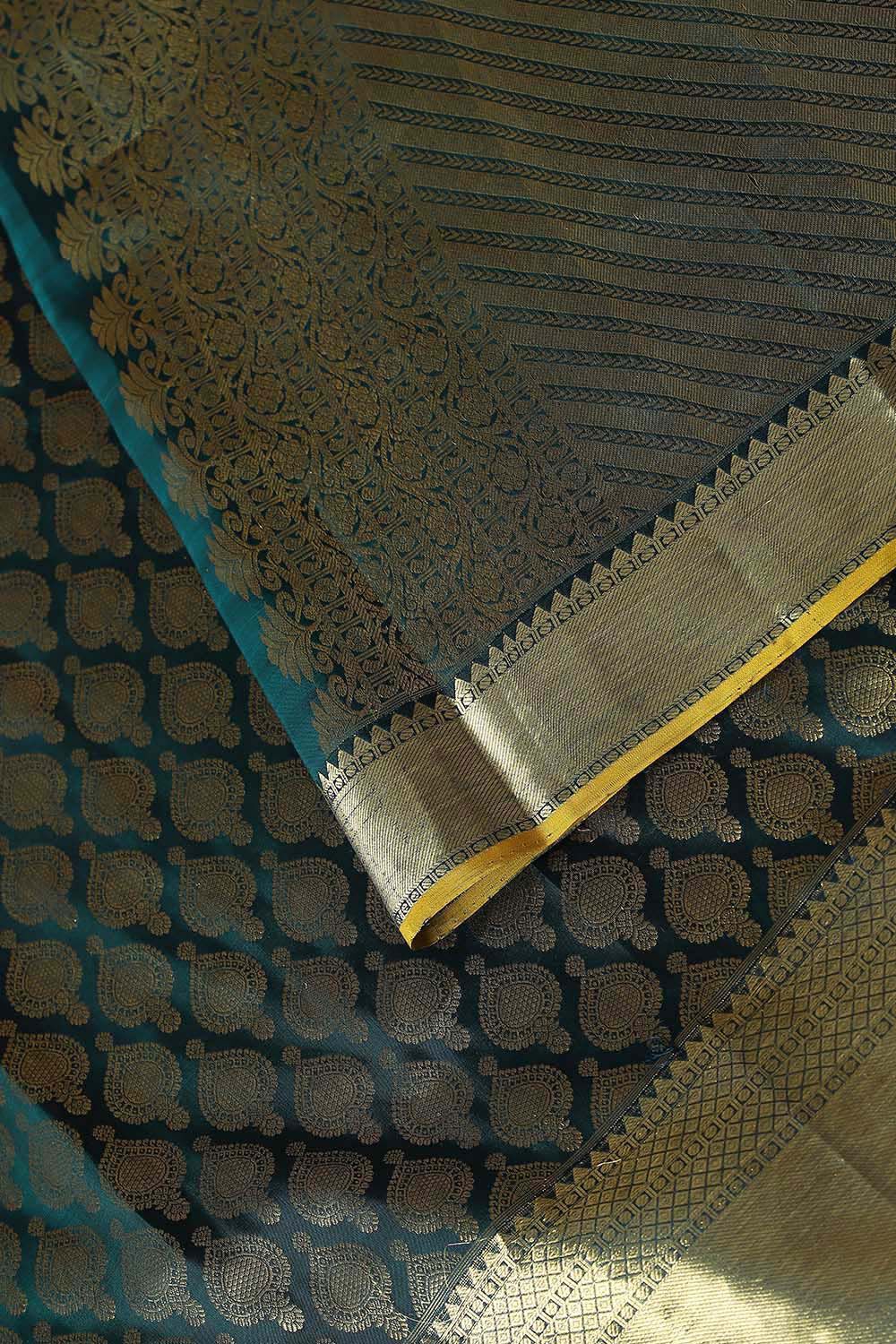 Green Pure Silk Kanjivaram Saree image number null