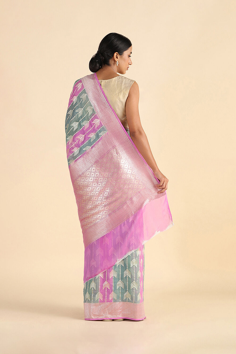 Grey Handwoven Banarasi Pure Georgette Saree image number null