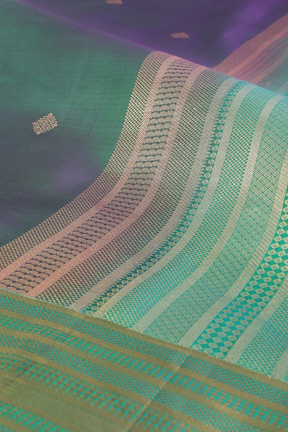 Green Woven Silk Viscose Saree image number null