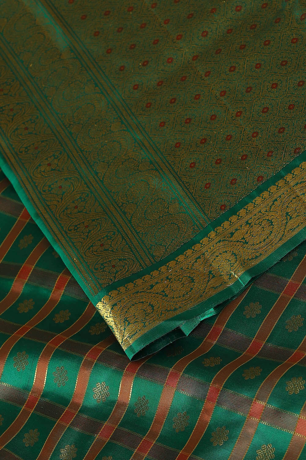 Green Pure Silk Kanjivaram Saree image number null