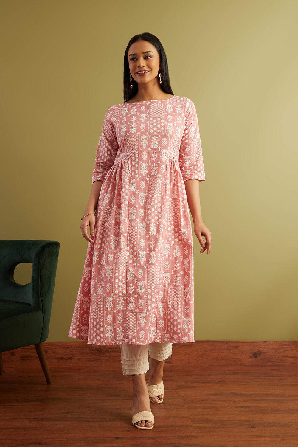 Pink Pure Cotton Screen Printed Kurta image number null