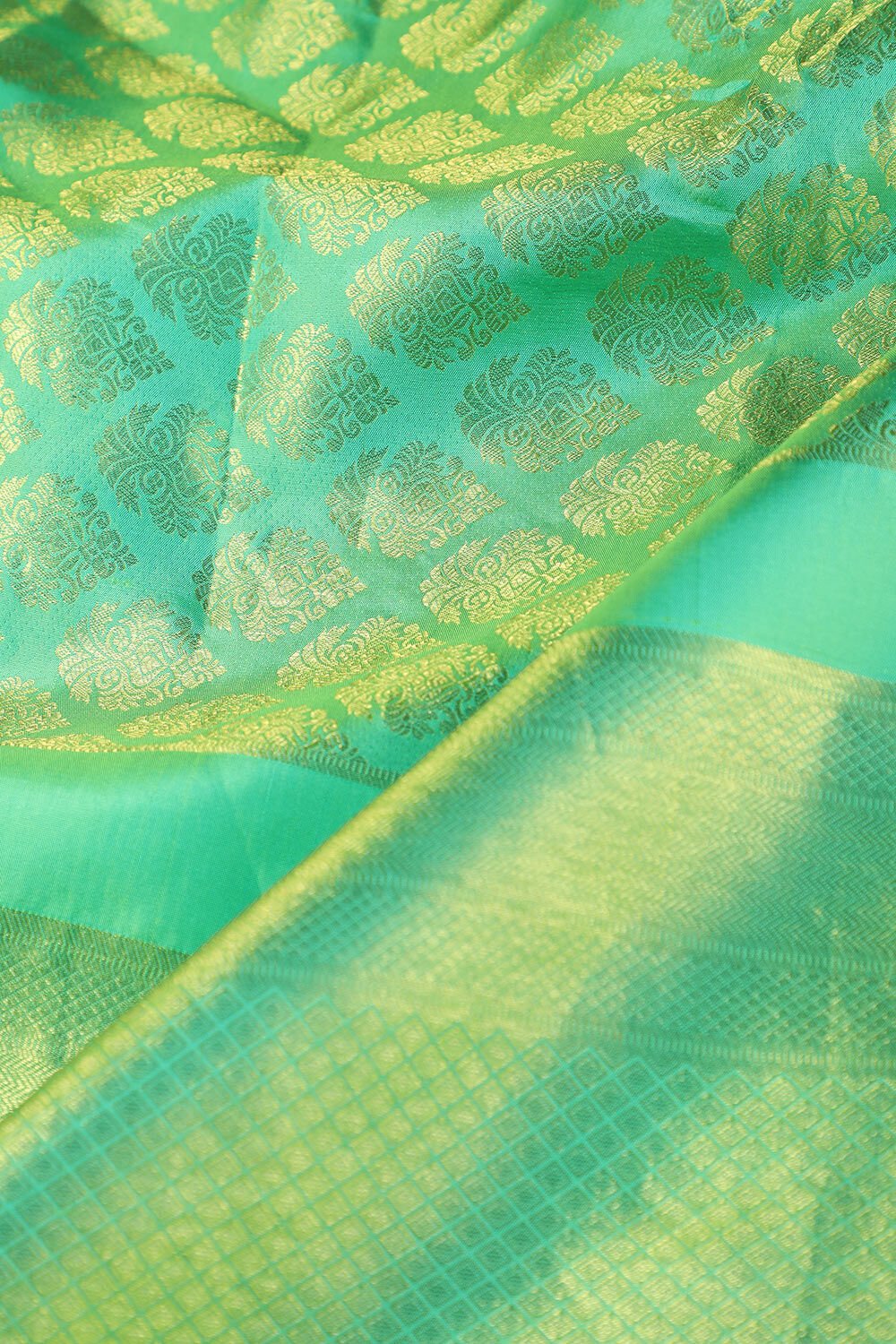 Green Kanjivaram Inspired Design Pure Silk Woven Saree image number null