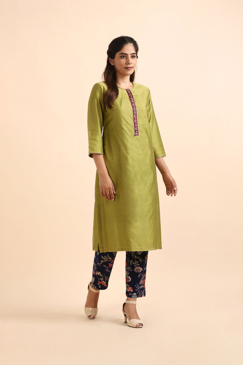 Green Silk Cotton Woven Kurta Set image number null