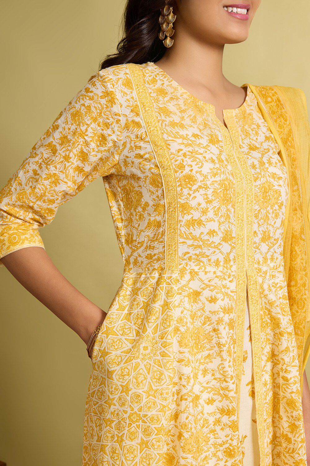 Yellow Screen Printed Pure Cotton Kurta Set image number null