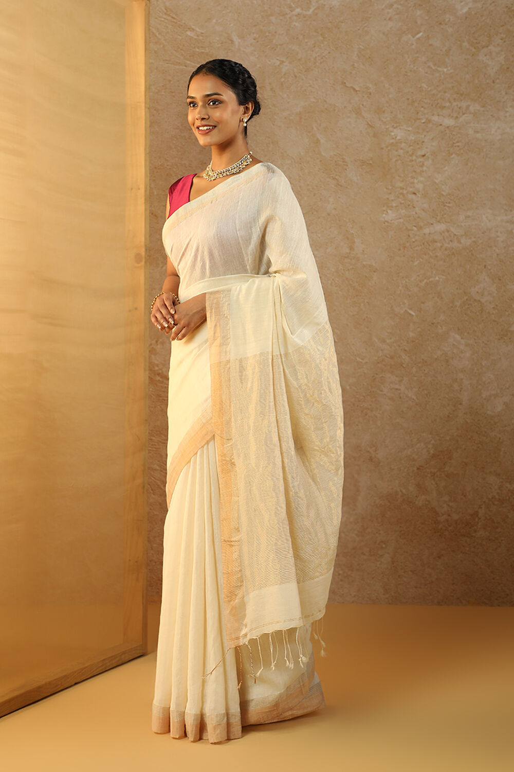 Off-White Woven Pure Silk Cotton Bengal Saree image number null