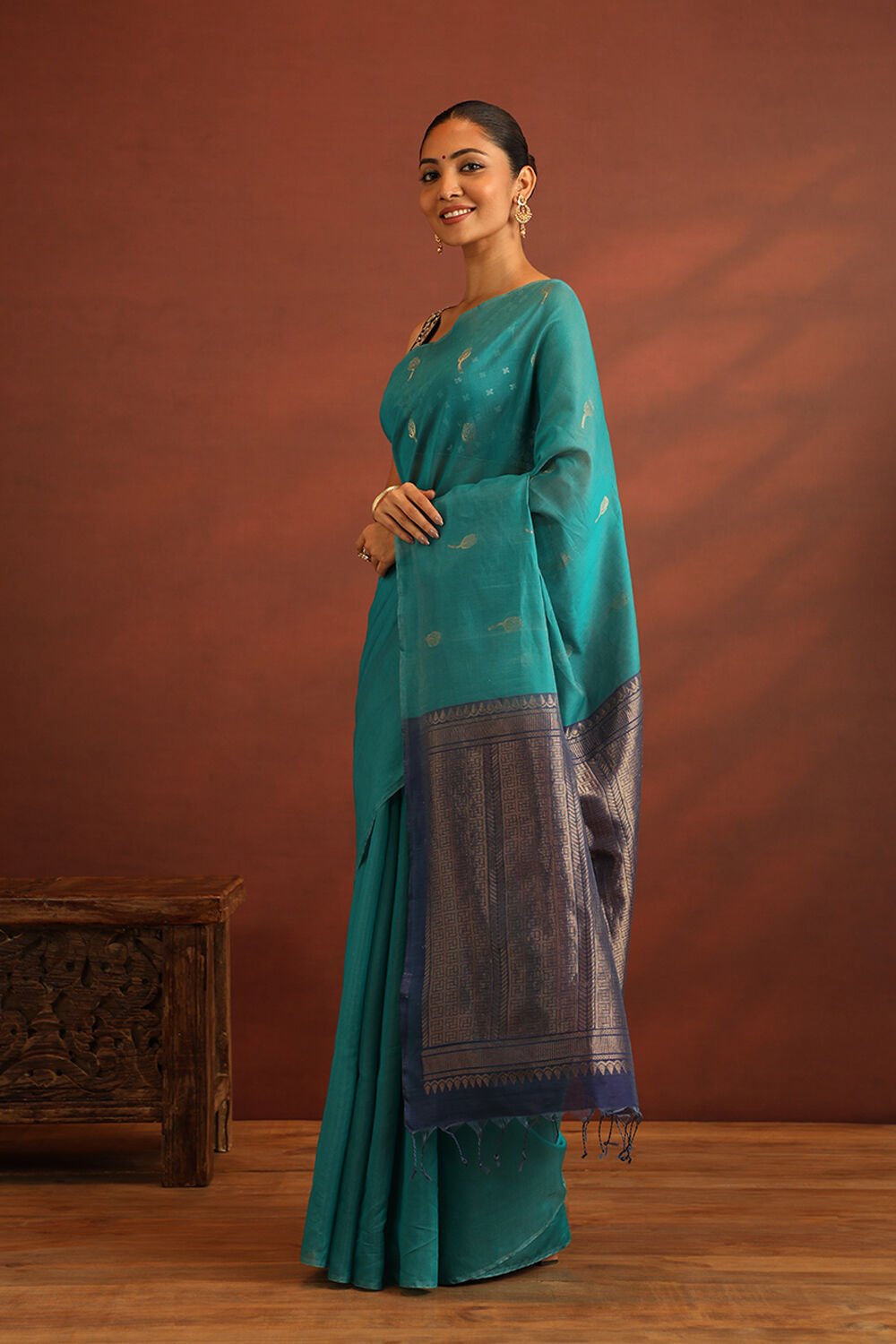 Green South Pure Silk Cotton Woven Saree image number null
