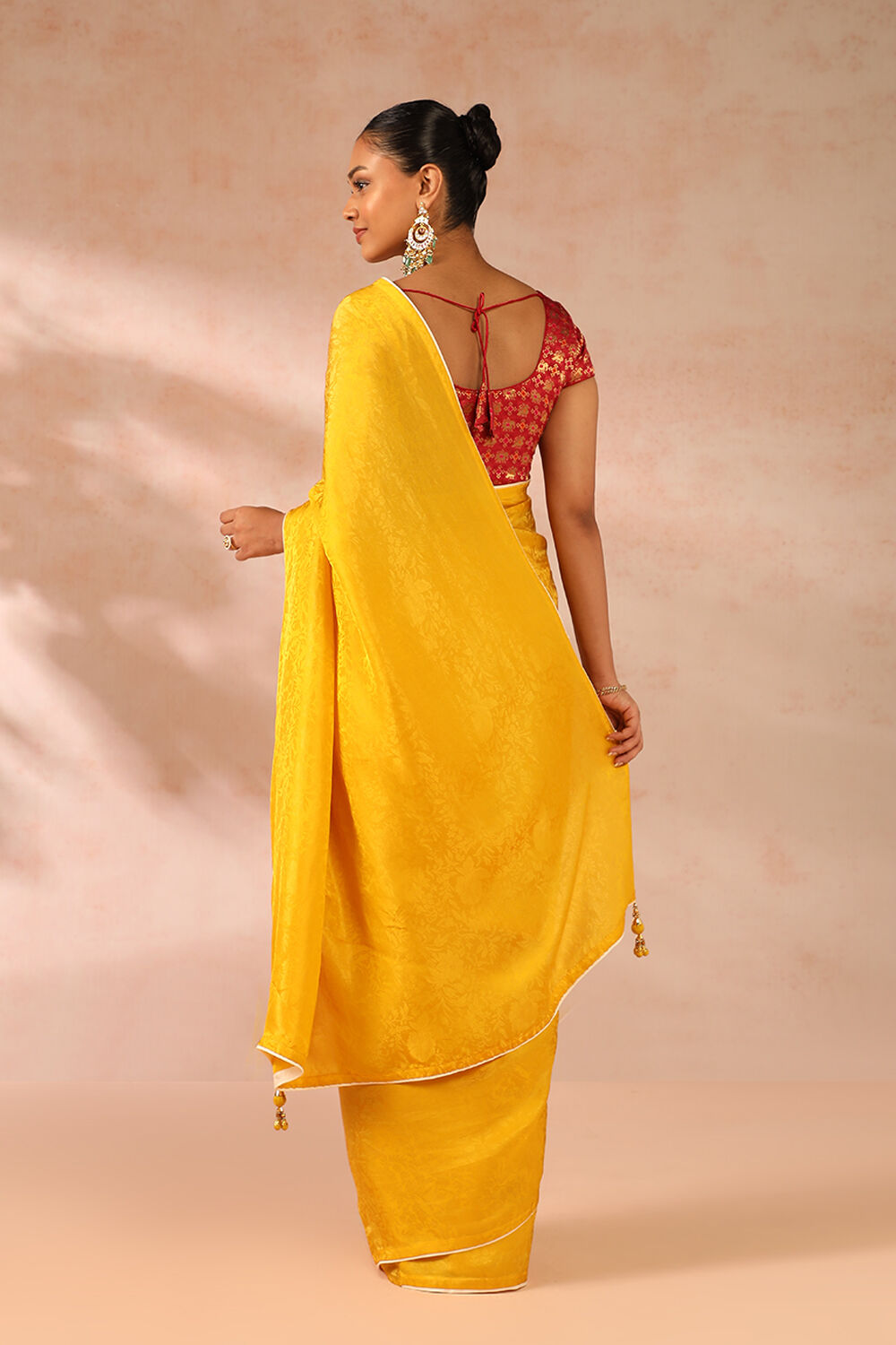 Yellow Woven Viscose Luxe Saree image number null
