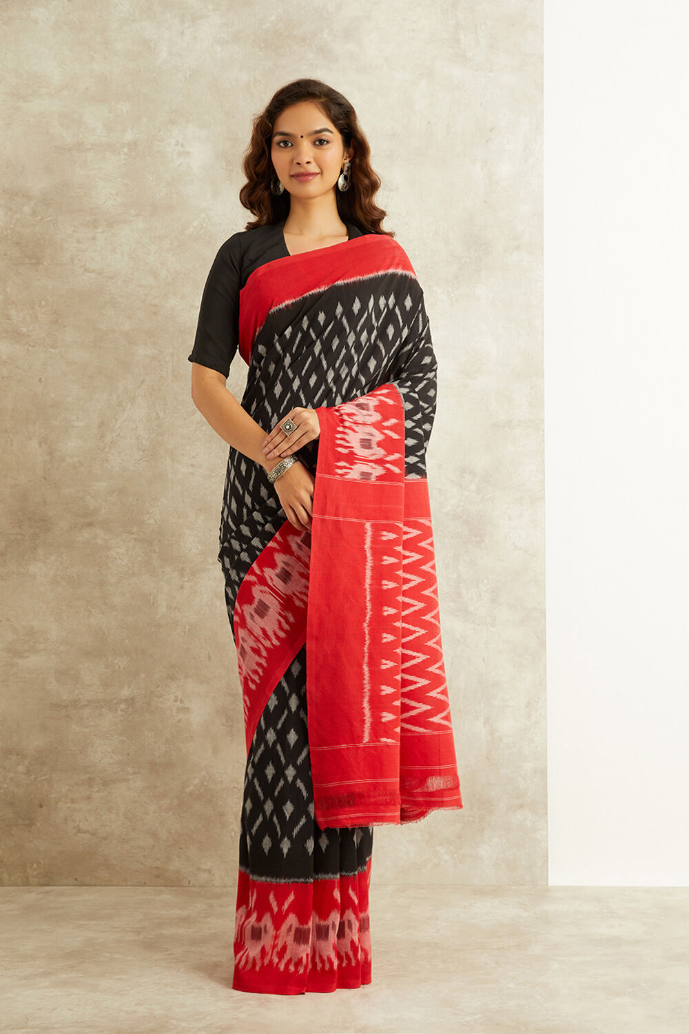 Buy Traditional Pochampally Saree Online Taneira