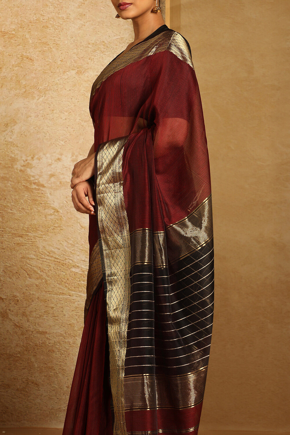 Red Woven Pure Silk Cotton Maheswari Saree image number null