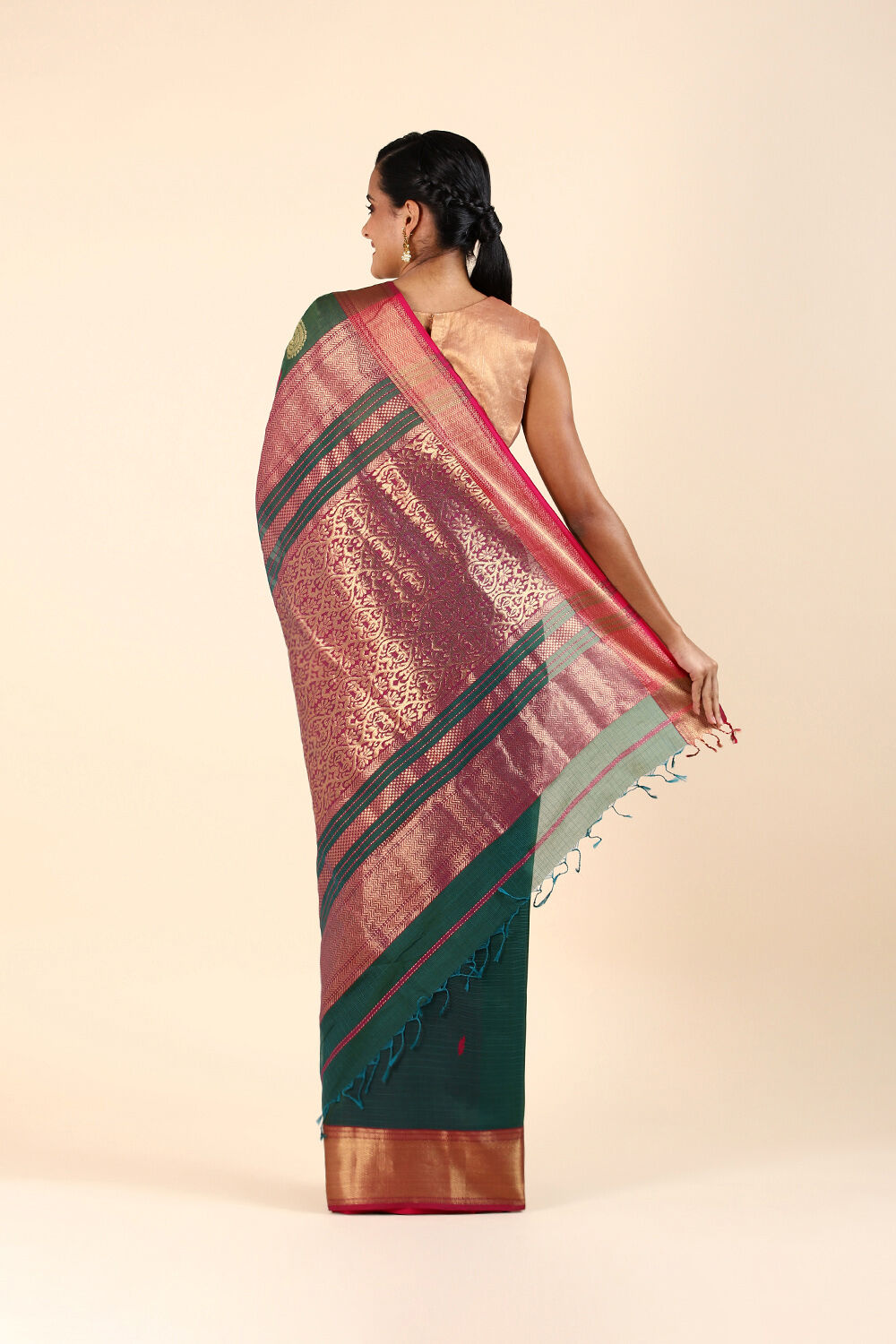 Dark Green Pure Silk Cotton Maheshwari Saree image number null