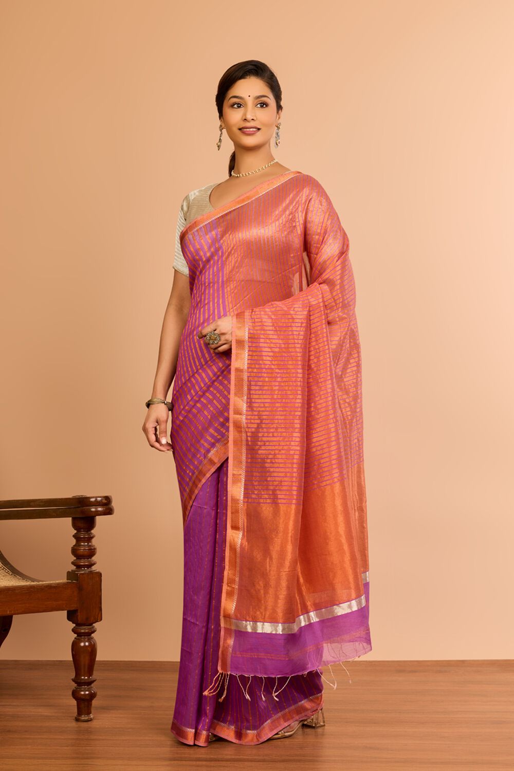 Dark Violet Silk Cotton Maheshwari Woven Saree image number null