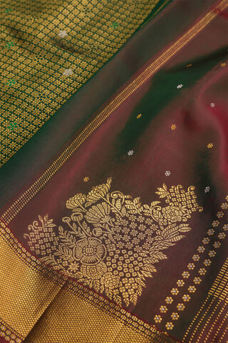 Dark Green Kanjivaram Silk Saree thumbnail image number null