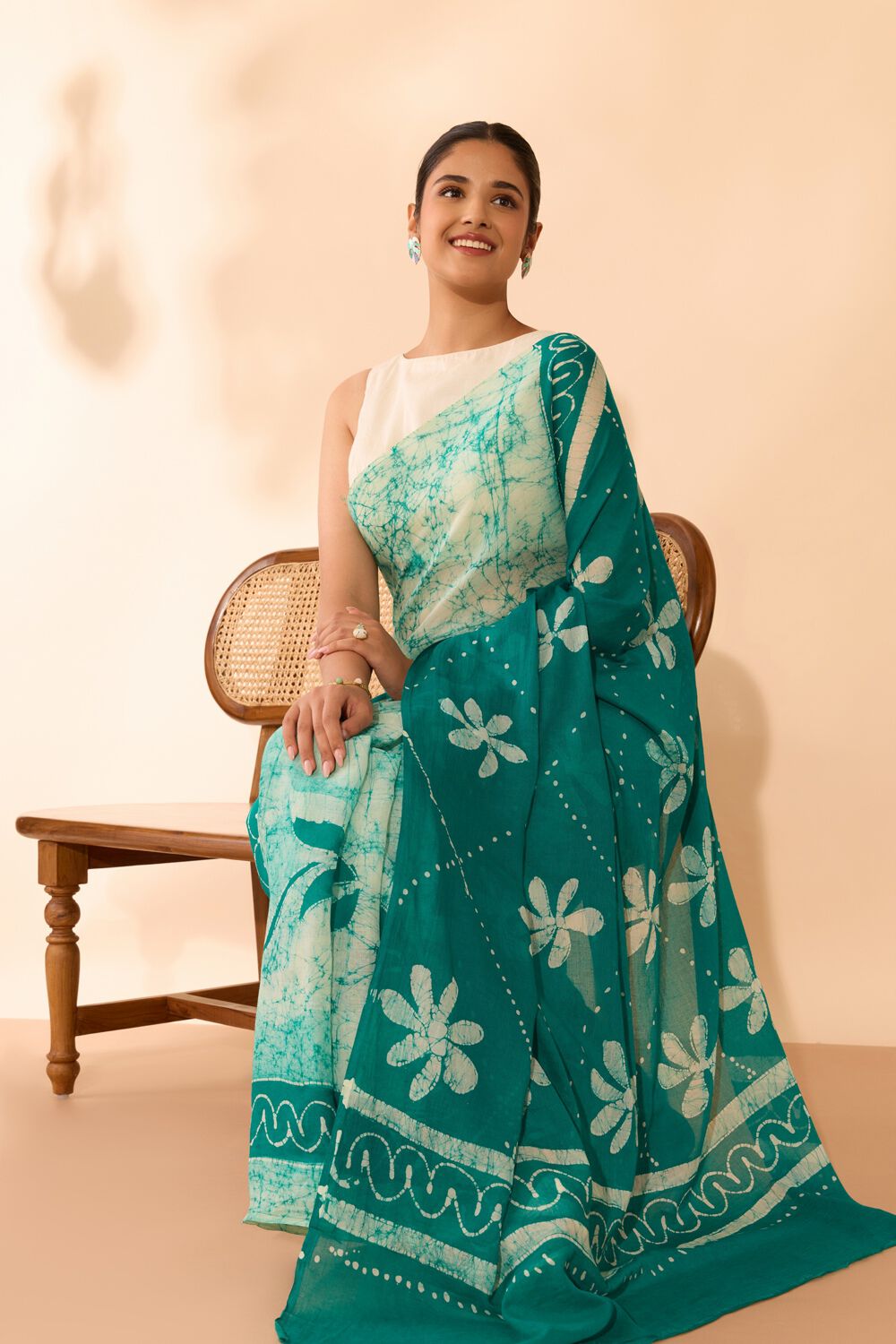 Green Ujjain Pure Cotton Batik Saree image number null