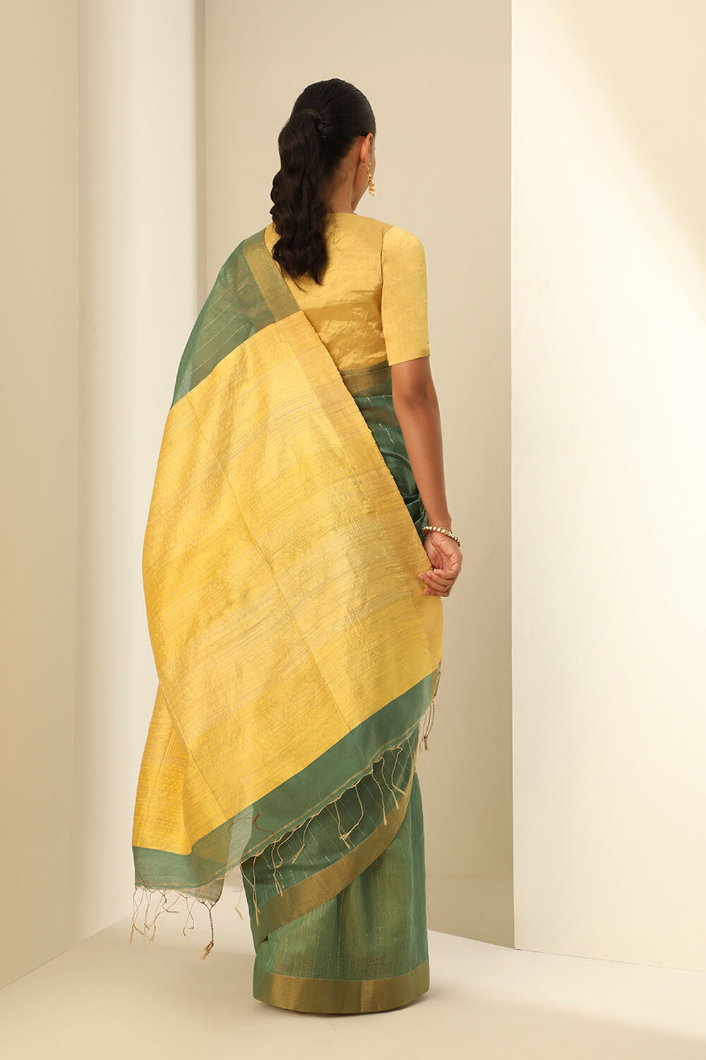 Green Pure Silk Cotton Woven Bengali Saree image number null