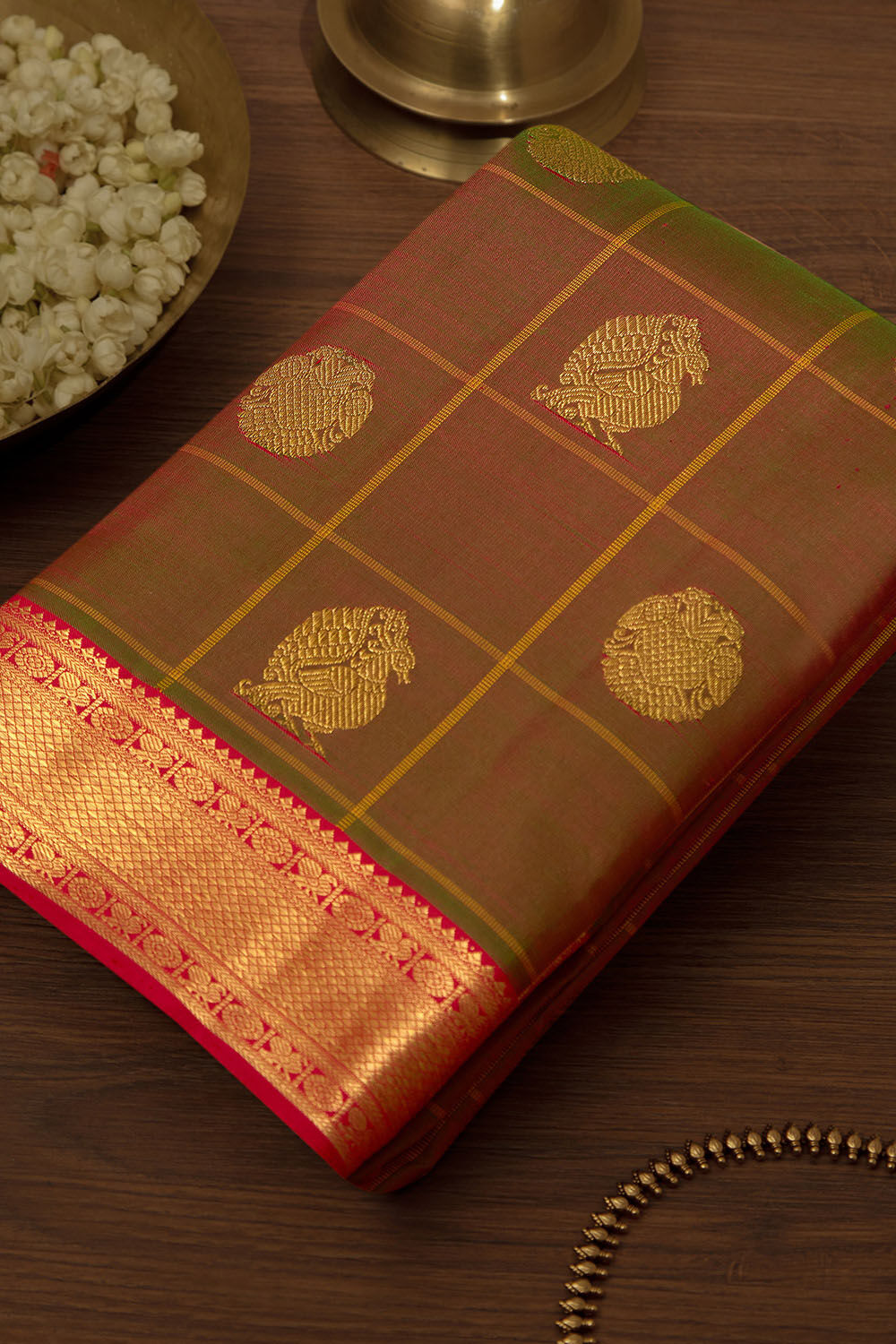 Green Pure Silk Woven Kanjivaram Saree image number null