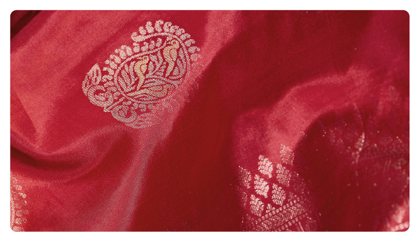 Maroon Sarees: Your Go-to for Every Occasion 