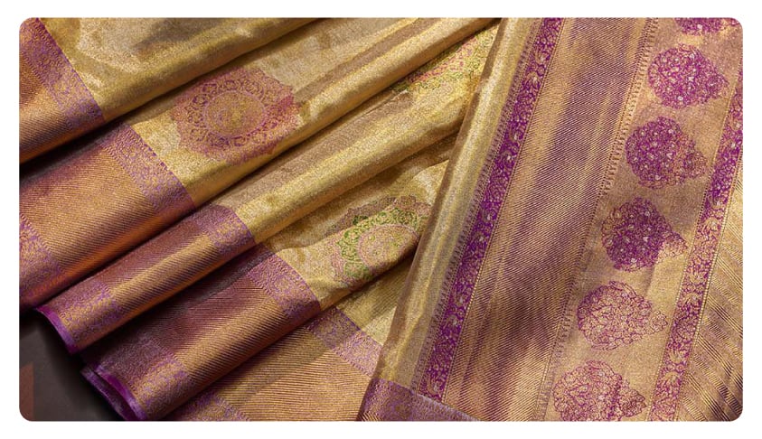 Bridal saree from Taneira wedding collection